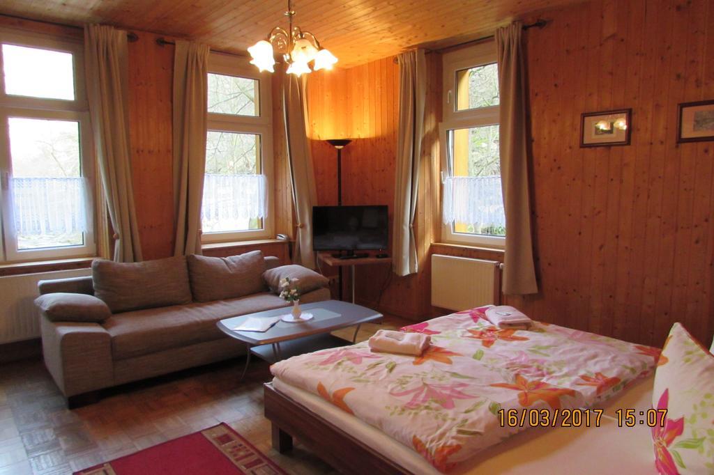 Dreibettzimmer mit Bergblick